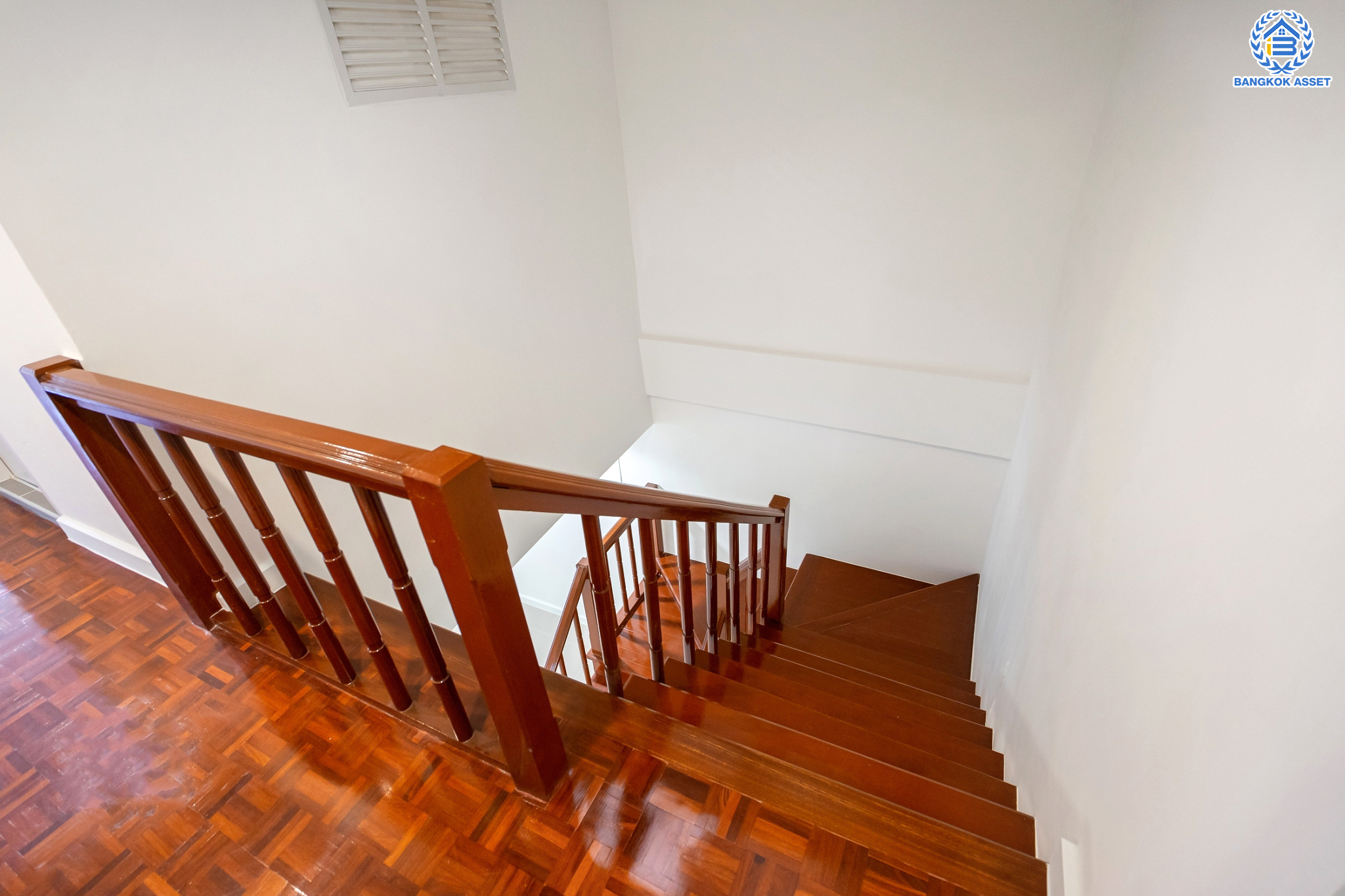 บ้านมือสองตกแต่งใหม่ ม.บุศรินทร์ บางบัวทอง เนื้อที่ 18 ตร.ว. ฟังก์ชัน 2 ห้องนอน 2 ห้องน้ำ 1 ที่จอดรถ ทำเลดี เชื่อมต่อหลายเส้นทาง ถ.กาญจนาภิเษก, ถ.รัตนาธิเบศร์, ถ.บางกรวย-ไทรน้อย และใกล้เซ็นทรัลเวสต์เกต และรถไฟฟ้าสายสีม่วง "สถานีบางพลู"...